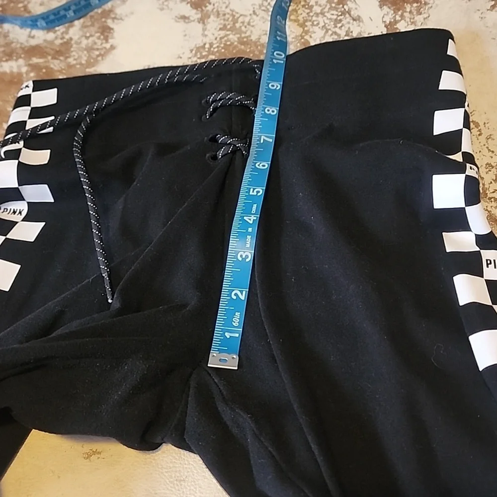 Hard To Find Pink VS White and Black Checkerd Leggings. Size: S - Picture 6 of 12